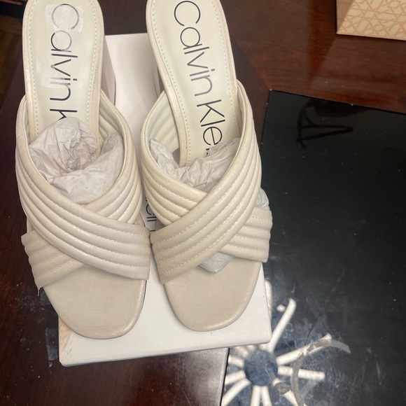 Off white leather sandals - Picture 5 of 5